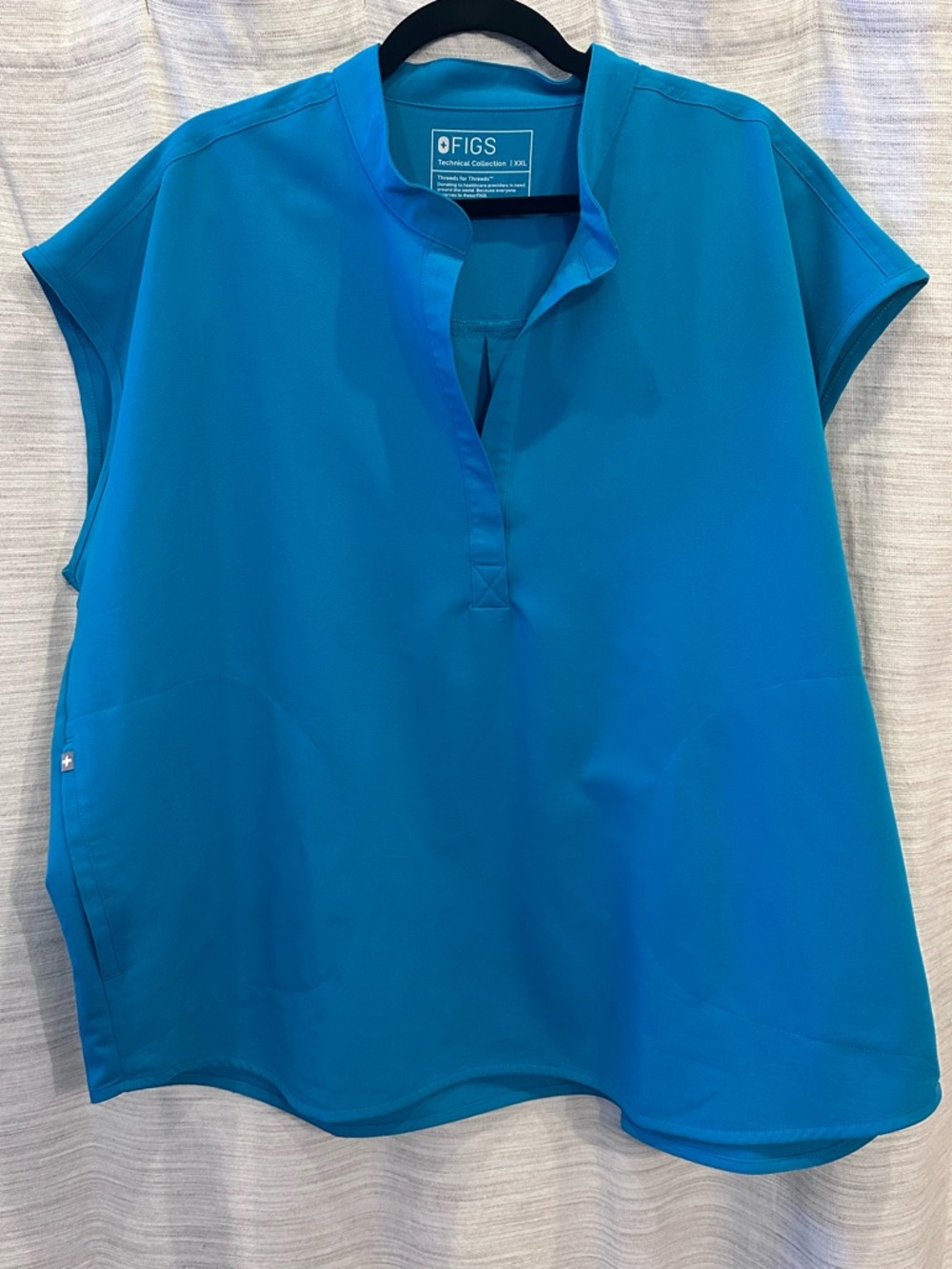 FIGS Women’s Rafaela Scrub Top in Teal XXL